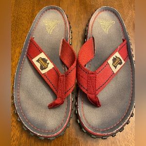 Gumbies, women’s 7/8, red canvas flip flops, gently used condition.